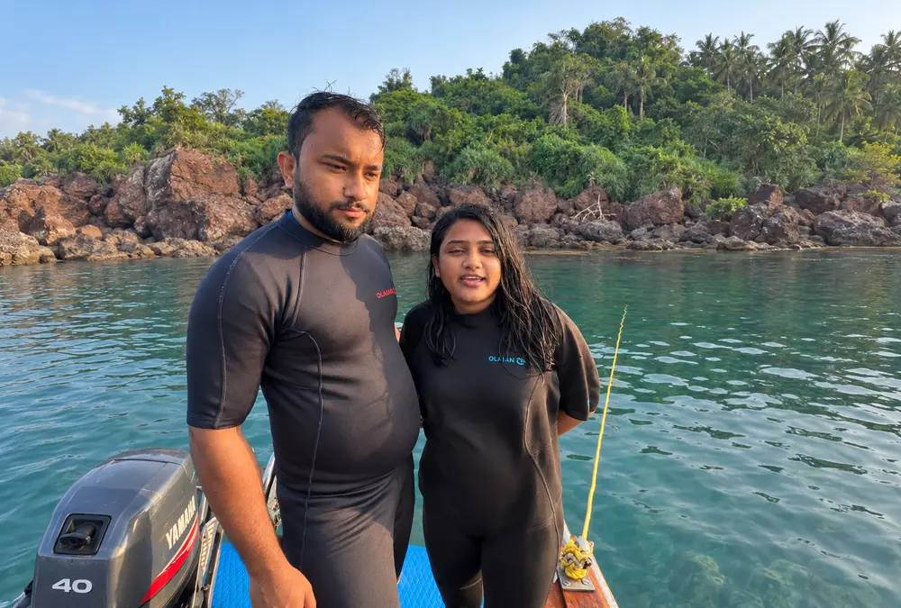 goa-diving-couple